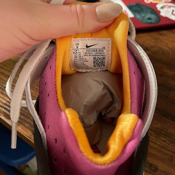 NEVER WORN Nike Air Hurache - Womens - Picture 3 of 6